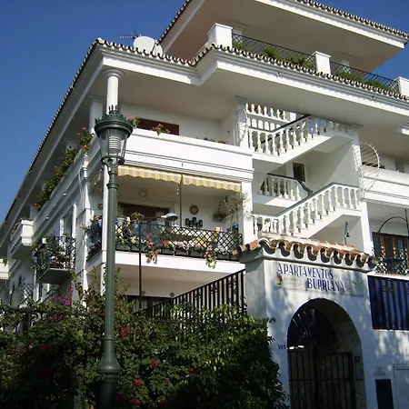 Little Lola, Carabeo Nerja Exterior photo