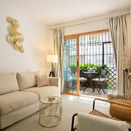 Little Lola, Carabeo Nerja Exterior photo