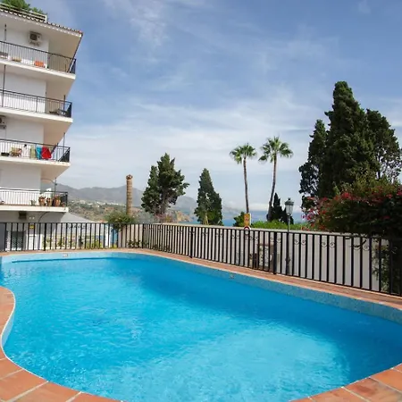 Little Lola, Carabeo Nerja Exterior photo