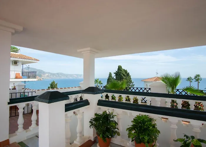 Little Lola, Carabeo Nerja